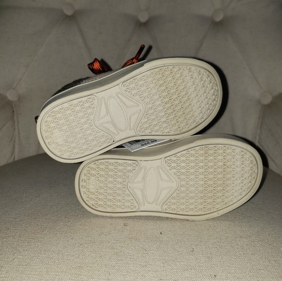 Cat&Jack boys shoe - Picture 4 of 4